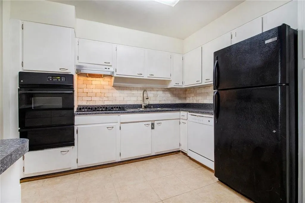 2965 Pharr Court South Northwest Nw Unit 714, Atlanta, Georgia 30305, 2 Bedrooms Bedrooms, ,2 BathroomsBathrooms,Residential,For Sale,2965 Pharr Court South Northwest Nw Unit 714,7594003