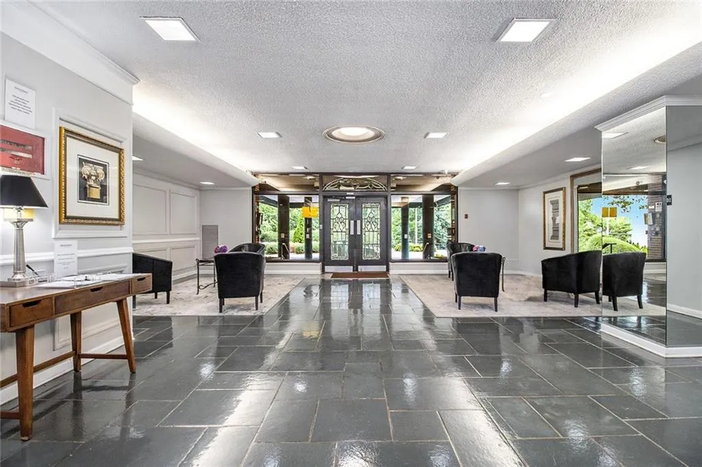2965 Pharr Court South Northwest Nw Unit 714, Atlanta, Georgia 30305, 2 Bedrooms Bedrooms, ,2 BathroomsBathrooms,Residential,For Sale,2965 Pharr Court South Northwest Nw Unit 714,7594003