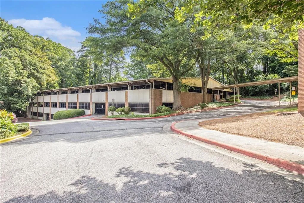 2965 Pharr Court South Northwest Nw Unit 714, Atlanta, Georgia 30305, 2 Bedrooms Bedrooms, ,2 BathroomsBathrooms,Residential,For Sale,2965 Pharr Court South Northwest Nw Unit 714,7594003