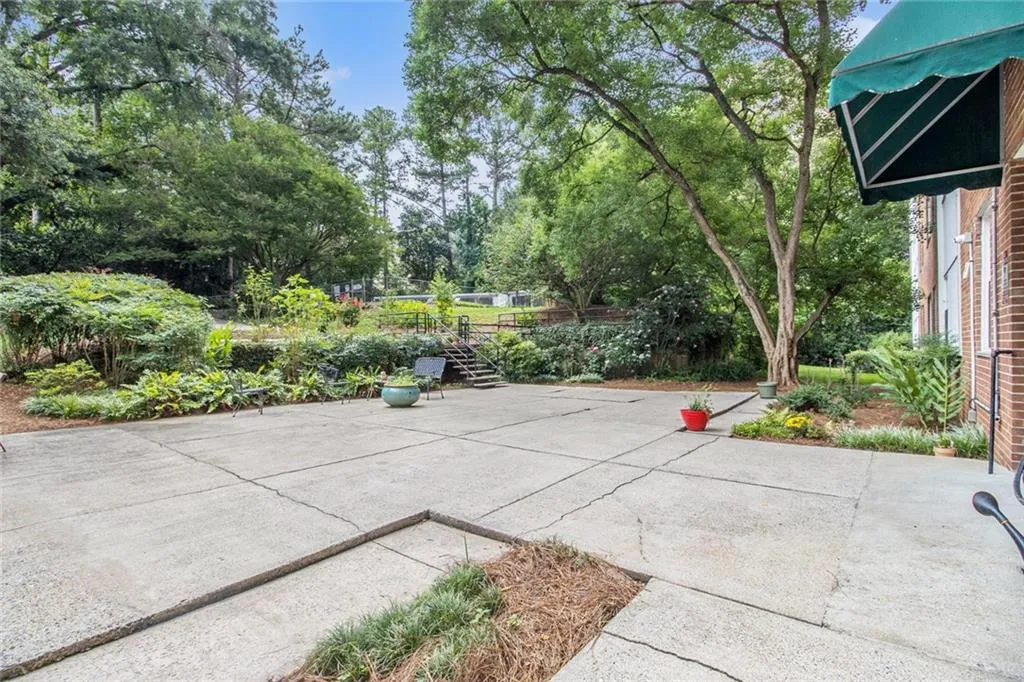 2965 Pharr Court South Northwest Nw Unit 714, Atlanta, Georgia 30305, 2 Bedrooms Bedrooms, ,2 BathroomsBathrooms,Residential,For Sale,2965 Pharr Court South Northwest Nw Unit 714,7594003