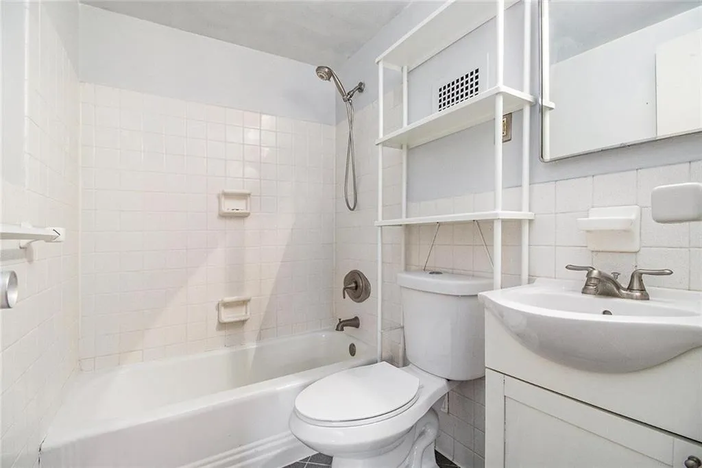 2965 Pharr Court South Northwest Nw Unit 714, Atlanta, Georgia 30305, 2 Bedrooms Bedrooms, ,2 BathroomsBathrooms,Residential,For Sale,2965 Pharr Court South Northwest Nw Unit 714,7594003