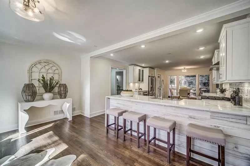 6185 Weatherly Drive, Sandy Springs, Georgia 30328, 4 Bedrooms Bedrooms, ,4 BathroomsBathrooms,Residential,Sold,6185 Weatherly Drive,6651036