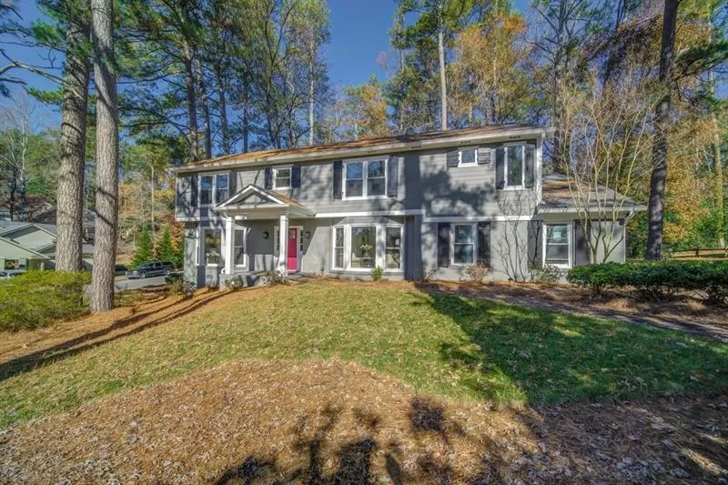 6185 Weatherly Drive, Sandy Springs, Georgia 30328, 4 Bedrooms Bedrooms, ,4 BathroomsBathrooms,Residential,Sold,6185 Weatherly Drive,6651036
