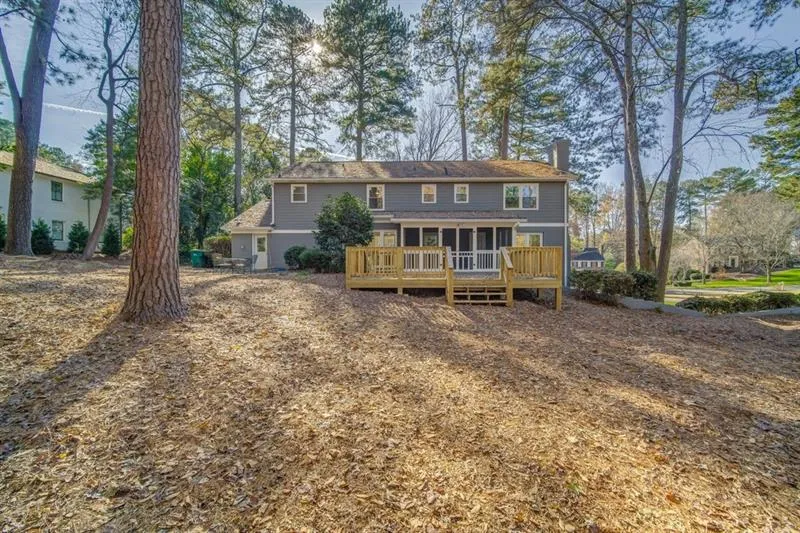 6185 Weatherly Drive, Sandy Springs, Georgia 30328, 4 Bedrooms Bedrooms, ,4 BathroomsBathrooms,Residential,Sold,6185 Weatherly Drive,6651036