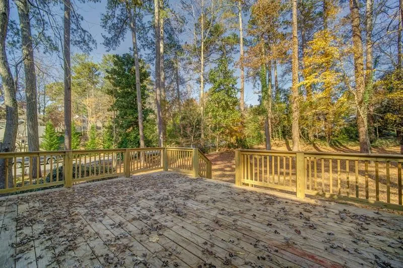 6185 Weatherly Drive, Sandy Springs, Georgia 30328, 4 Bedrooms Bedrooms, ,4 BathroomsBathrooms,Residential,Sold,6185 Weatherly Drive,6651036