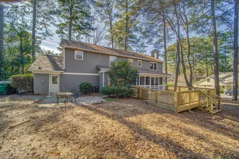 6185 Weatherly Drive, Sandy Springs, Georgia 30328, 4 Bedrooms Bedrooms, ,4 BathroomsBathrooms,Residential,Sold,6185 Weatherly Drive,6651036
