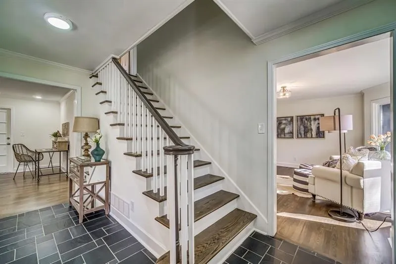 6185 Weatherly Drive, Sandy Springs, Georgia 30328, 4 Bedrooms Bedrooms, ,4 BathroomsBathrooms,Residential,Sold,6185 Weatherly Drive,6651036