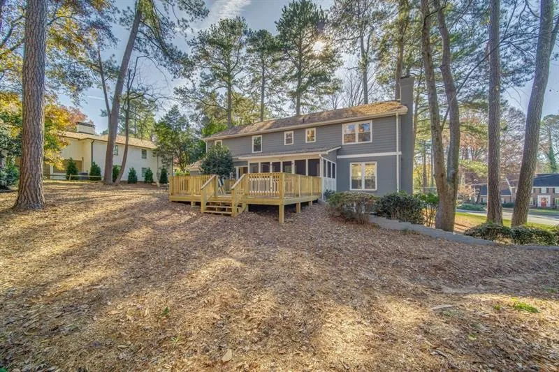 6185 Weatherly Drive, Sandy Springs, Georgia 30328, 4 Bedrooms Bedrooms, ,4 BathroomsBathrooms,Residential,Sold,6185 Weatherly Drive,6651036