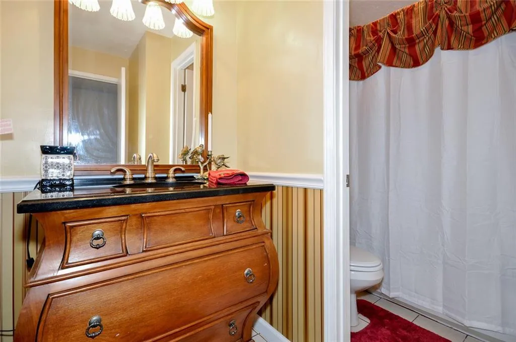 407 Natchez Trace, Sandy Springs, Georgia 30350, 2 Bedrooms Bedrooms, ,2 BathroomsBathrooms,Residential,Sold,407 Natchez Trace,5761346