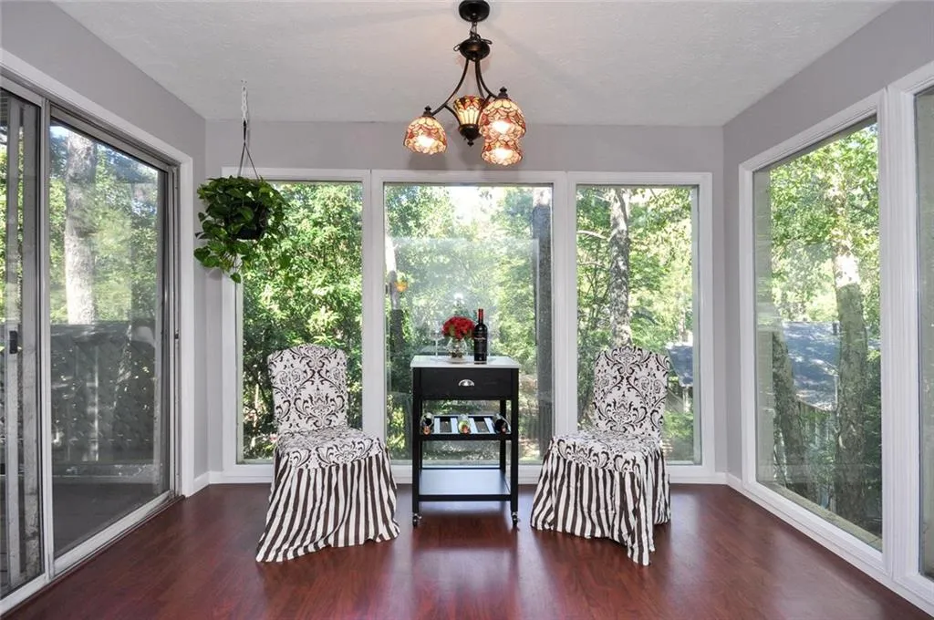 407 Natchez Trace, Sandy Springs, Georgia 30350, 2 Bedrooms Bedrooms, ,2 BathroomsBathrooms,Residential,Sold,407 Natchez Trace,5761346