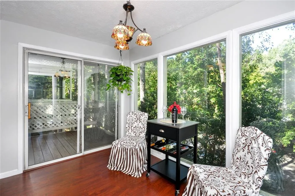 407 Natchez Trace, Sandy Springs, Georgia 30350, 2 Bedrooms Bedrooms, ,2 BathroomsBathrooms,Residential,Sold,407 Natchez Trace,5761346