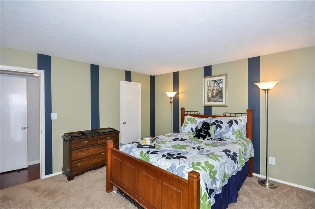 407 Natchez Trace, Sandy Springs, Georgia 30350, 2 Bedrooms Bedrooms, ,2 BathroomsBathrooms,Residential,Sold,407 Natchez Trace,5761346