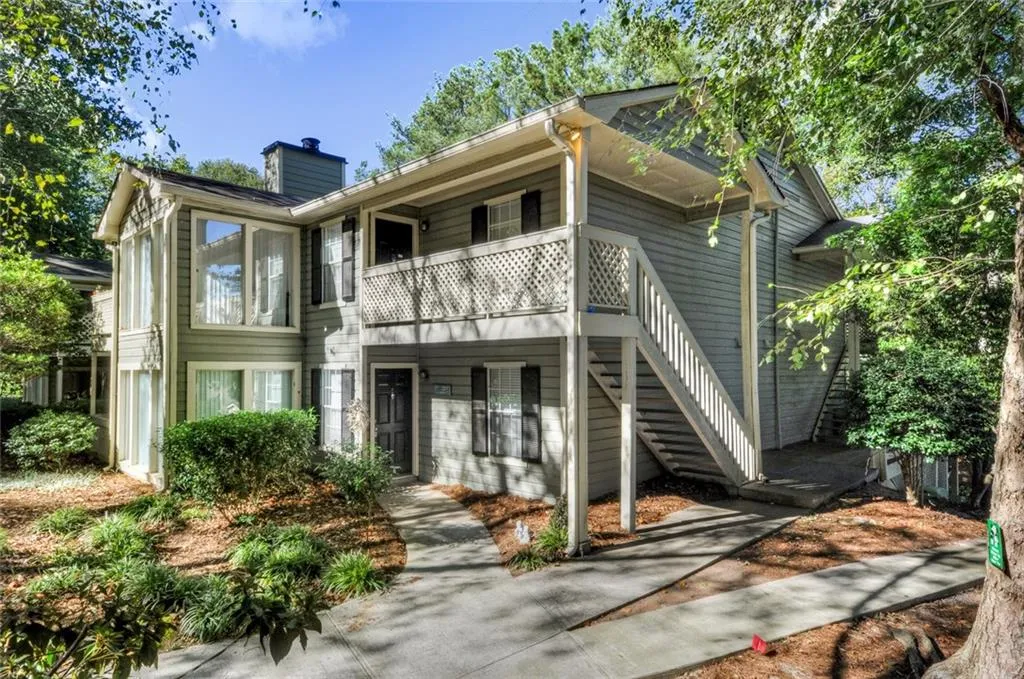 407 Natchez Trace, Sandy Springs, Georgia 30350, 2 Bedrooms Bedrooms, ,2 BathroomsBathrooms,Residential,Sold,407 Natchez Trace,5761346