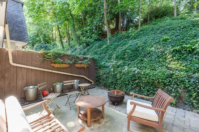 5210 Chemin De Vie, Atlanta, Georgia 30342, 2 Bedrooms Bedrooms, ,2 BathroomsBathrooms,Residential,Sold,5210 Chemin De Vie,6024476