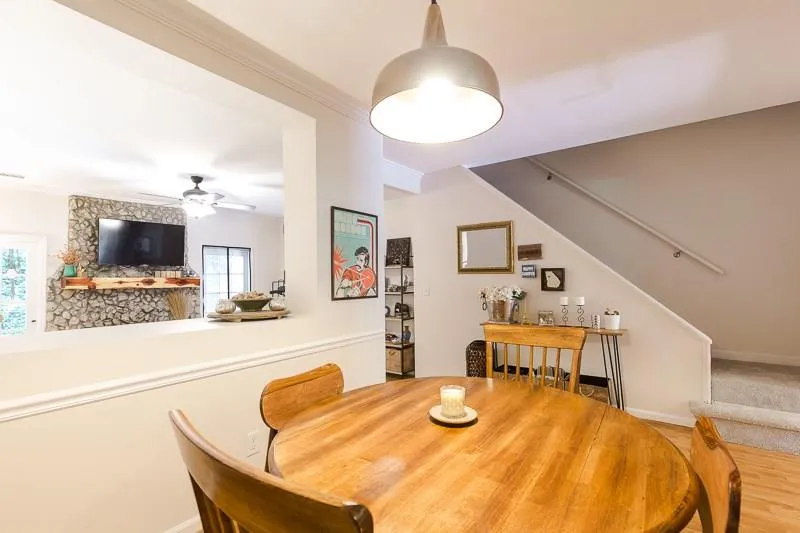 5210 Chemin De Vie, Atlanta, Georgia 30342, 2 Bedrooms Bedrooms, ,2 BathroomsBathrooms,Residential,Sold,5210 Chemin De Vie,6024476