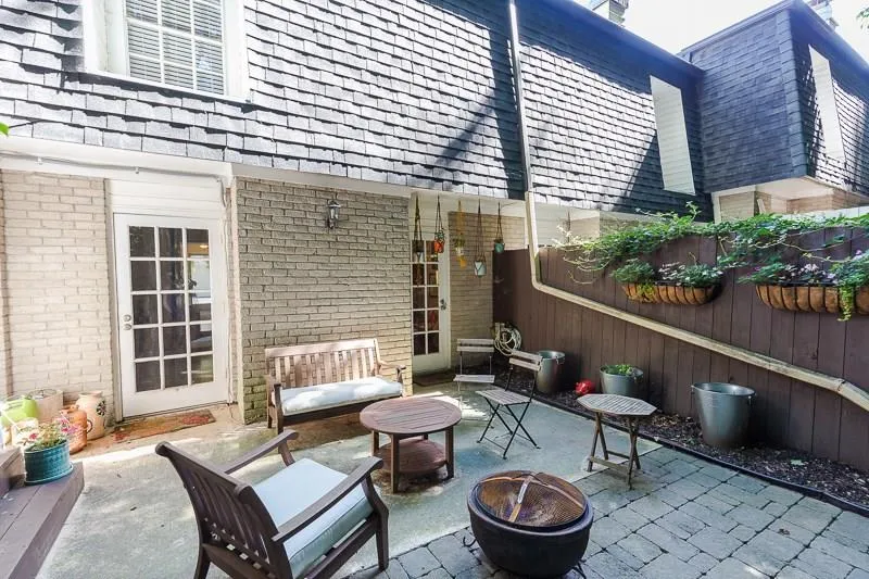 5210 Chemin De Vie, Atlanta, Georgia 30342, 2 Bedrooms Bedrooms, ,2 BathroomsBathrooms,Residential,Sold,5210 Chemin De Vie,6024476