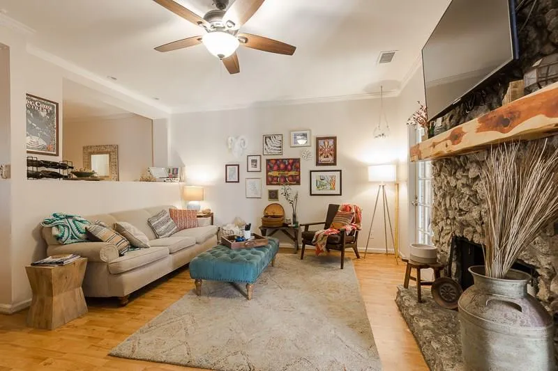 5210 Chemin De Vie, Atlanta, Georgia 30342, 2 Bedrooms Bedrooms, ,2 BathroomsBathrooms,Residential,Sold,5210 Chemin De Vie,6024476