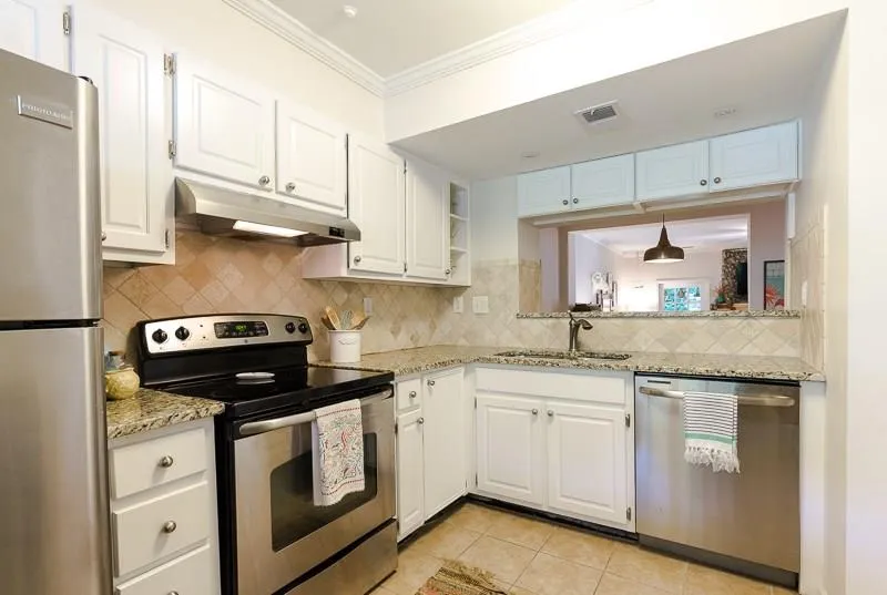 5210 Chemin De Vie, Atlanta, Georgia 30342, 2 Bedrooms Bedrooms, ,2 BathroomsBathrooms,Residential,Sold,5210 Chemin De Vie,6024476