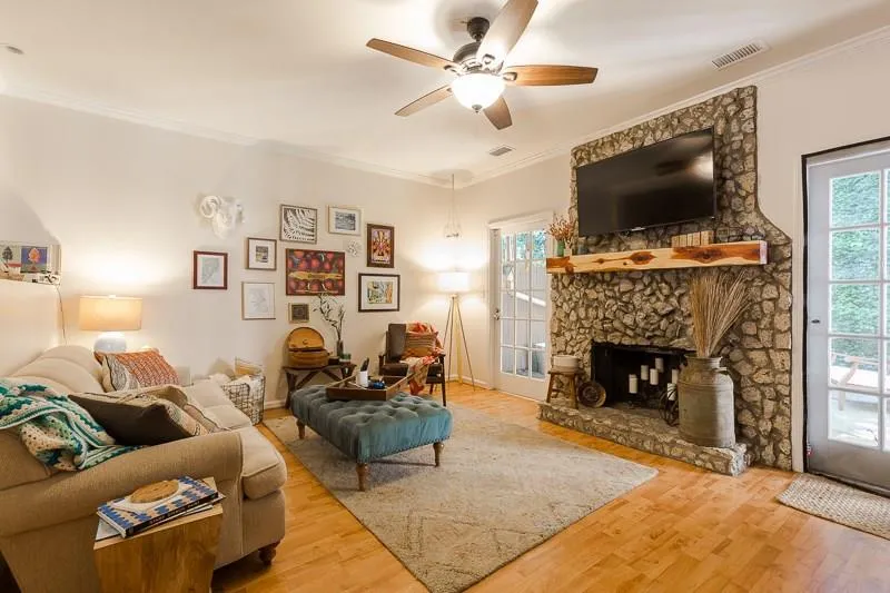 5210 Chemin De Vie, Atlanta, Georgia 30342, 2 Bedrooms Bedrooms, ,2 BathroomsBathrooms,Residential,Sold,5210 Chemin De Vie,6024476