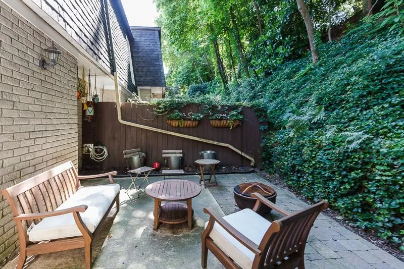 5210 Chemin De Vie, Atlanta, Georgia 30342, 2 Bedrooms Bedrooms, ,2 BathroomsBathrooms,Residential,Sold,5210 Chemin De Vie,6024476