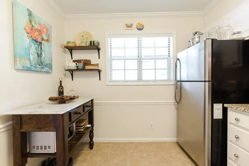 5210 Chemin De Vie, Atlanta, Georgia 30342, 2 Bedrooms Bedrooms, ,2 BathroomsBathrooms,Residential,Sold,5210 Chemin De Vie,6024476