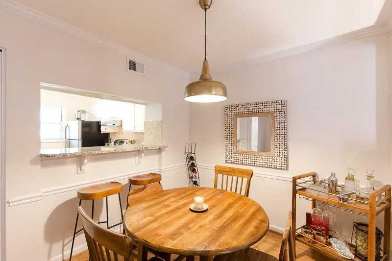 5210 Chemin De Vie, Atlanta, Georgia 30342, 2 Bedrooms Bedrooms, ,2 BathroomsBathrooms,Residential,Sold,5210 Chemin De Vie,6024476