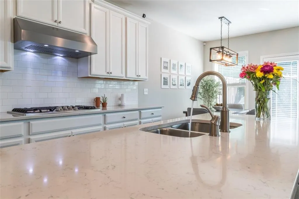 363 Provenance Drive, Sandy Springs, Georgia 30328, 3 Bedrooms Bedrooms, ,3 BathroomsBathrooms,Residential,Sold,363 Provenance Drive,7119269