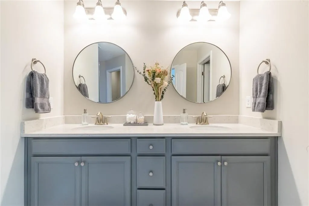 363 Provenance Drive, Sandy Springs, Georgia 30328, 3 Bedrooms Bedrooms, ,3 BathroomsBathrooms,Residential,Sold,363 Provenance Drive,7119269