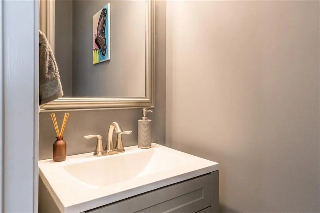 363 Provenance Drive, Sandy Springs, Georgia 30328, 3 Bedrooms Bedrooms, ,3 BathroomsBathrooms,Residential,Sold,363 Provenance Drive,7119269