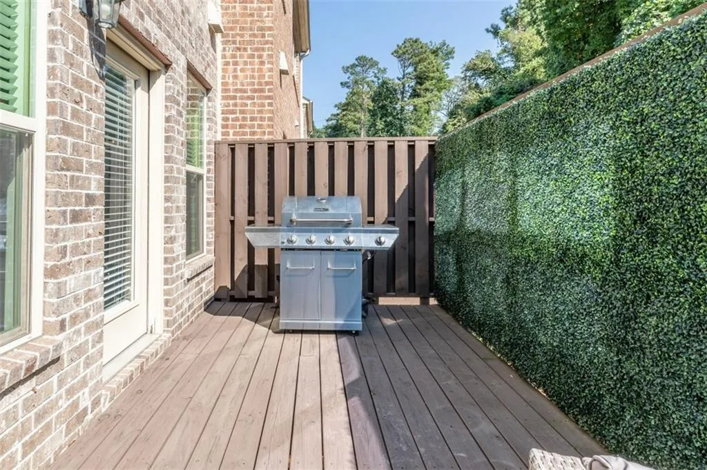 363 Provenance Drive, Sandy Springs, Georgia 30328, 3 Bedrooms Bedrooms, ,3 BathroomsBathrooms,Residential,Sold,363 Provenance Drive,7119269
