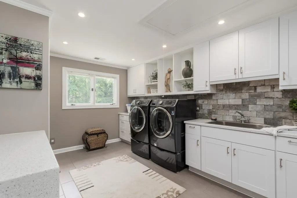 5430 Powers Overlook Court Nw, Sandy Springs, Georgia 30327, 6 Bedrooms Bedrooms, ,5 BathroomsBathrooms,Residential,Sold,5430 Powers Overlook Court Nw,6762297