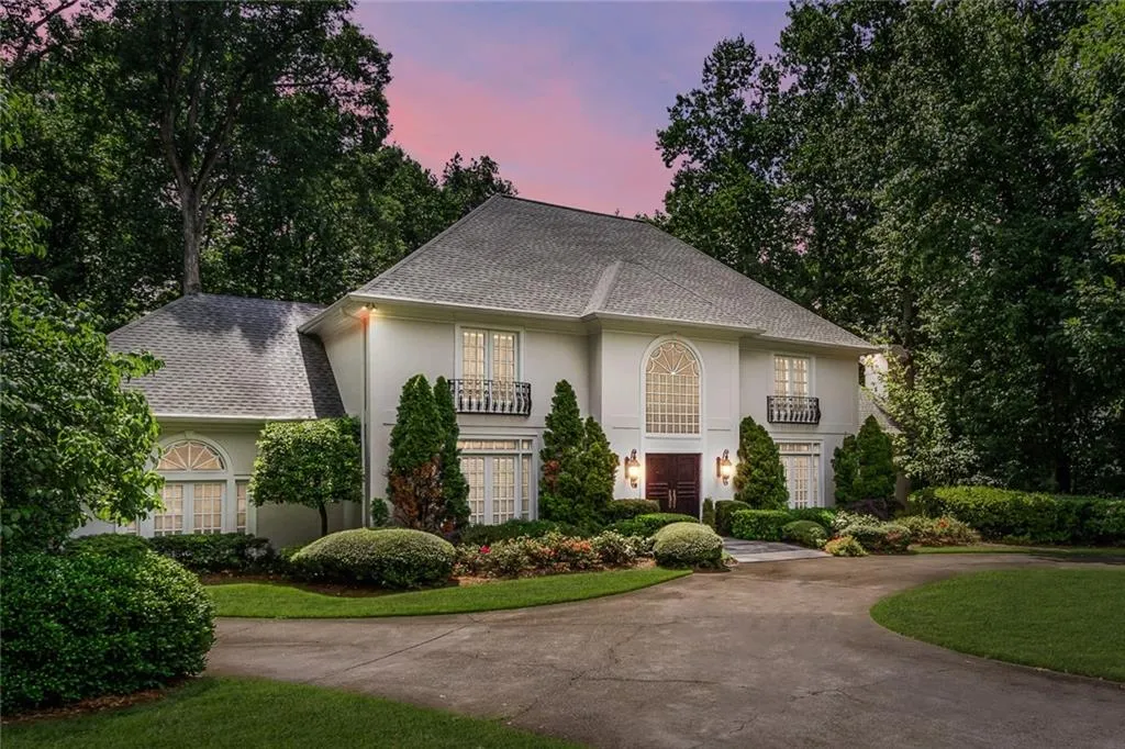 5430 Powers Overlook Court Nw, Sandy Springs, Georgia 30327, 6 Bedrooms Bedrooms, ,5 BathroomsBathrooms,Residential,Sold,5430 Powers Overlook Court Nw,6762297