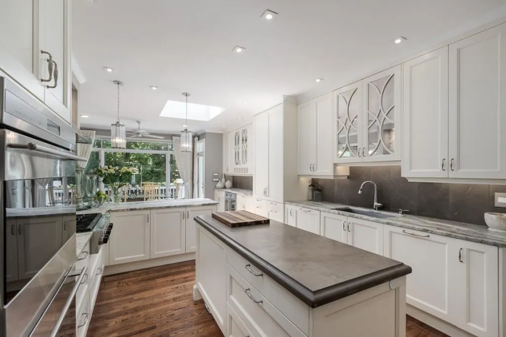 5430 Powers Overlook Court Nw, Sandy Springs, Georgia 30327, 6 Bedrooms Bedrooms, ,5 BathroomsBathrooms,Residential,Sold,5430 Powers Overlook Court Nw,6762297