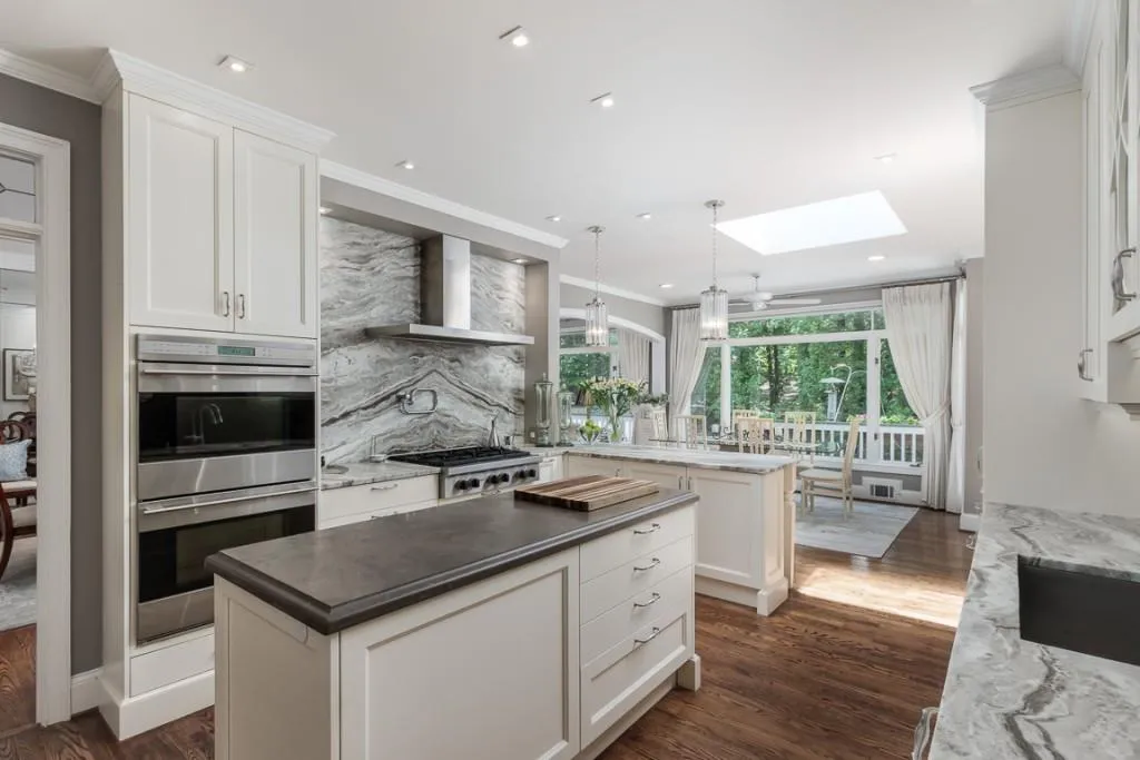 5430 Powers Overlook Court Nw, Sandy Springs, Georgia 30327, 6 Bedrooms Bedrooms, ,5 BathroomsBathrooms,Residential,Sold,5430 Powers Overlook Court Nw,6762297