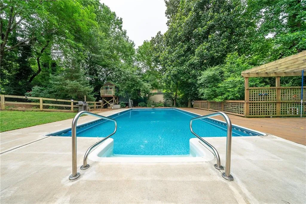 5800 Hilderbrand Drive, Atlanta, Georgia 30328, 5 Bedrooms Bedrooms, ,3 BathroomsBathrooms,Residential,Sold,5800 Hilderbrand Drive,6749259