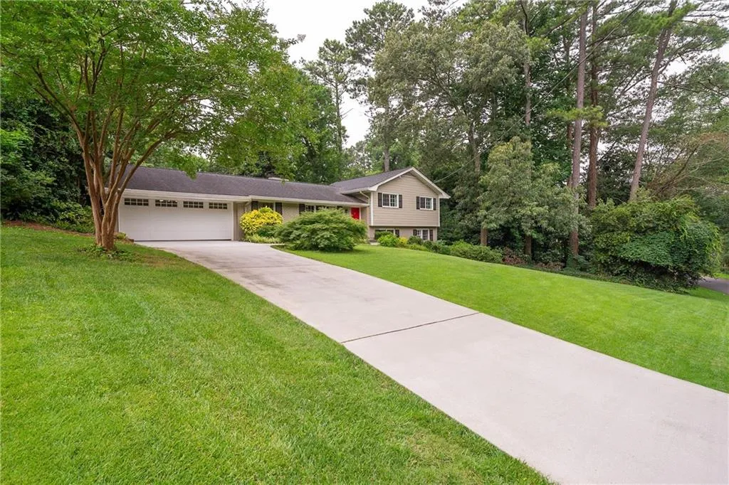 5800 Hilderbrand Drive, Atlanta, Georgia 30328, 5 Bedrooms Bedrooms, ,3 BathroomsBathrooms,Residential,Sold,5800 Hilderbrand Drive,6749259