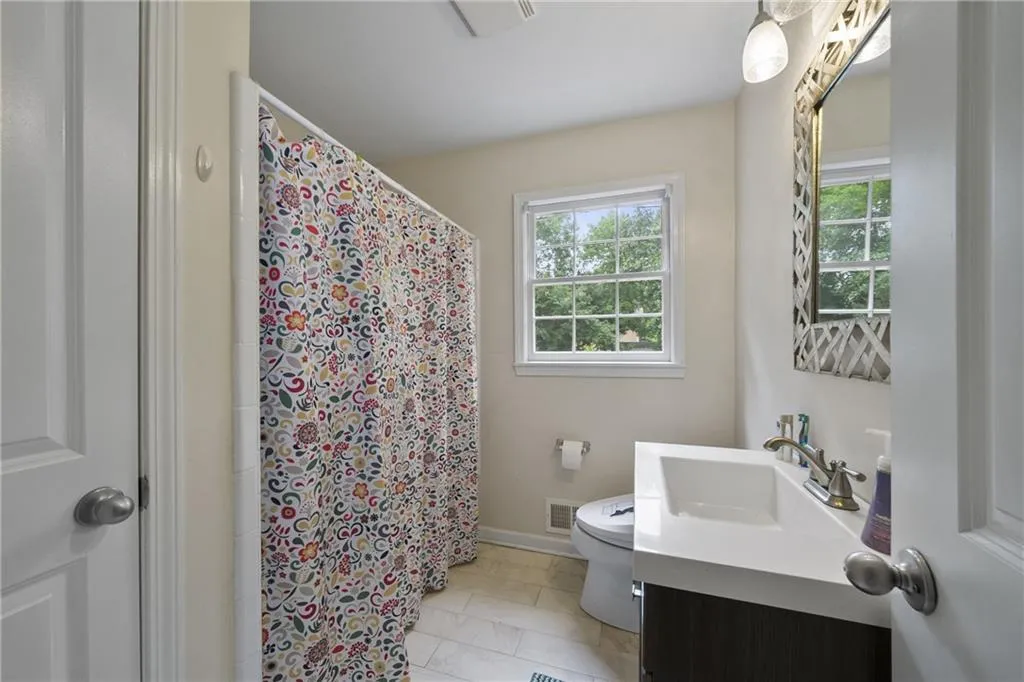 5800 Hilderbrand Drive, Atlanta, Georgia 30328, 5 Bedrooms Bedrooms, ,3 BathroomsBathrooms,Residential,Sold,5800 Hilderbrand Drive,6749259