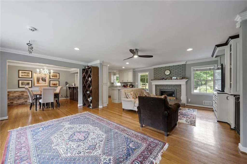 5800 Hilderbrand Drive, Atlanta, Georgia 30328, 5 Bedrooms Bedrooms, ,3 BathroomsBathrooms,Residential,Sold,5800 Hilderbrand Drive,6749259