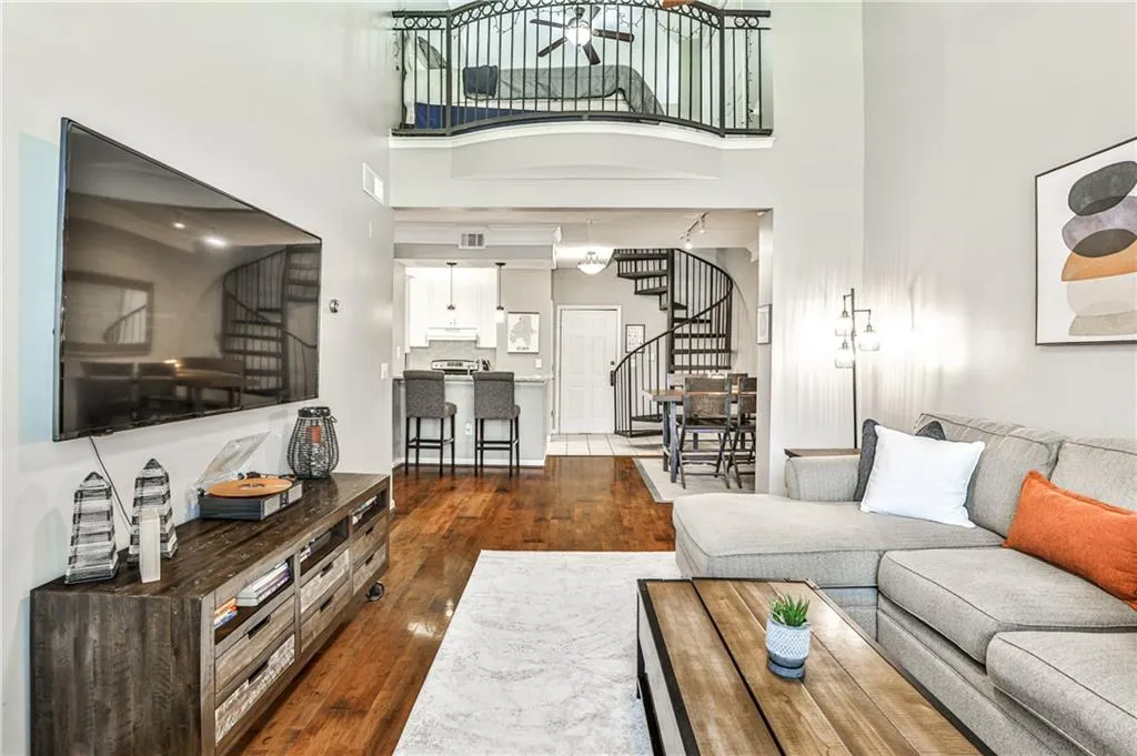 955 Juniper Street Ne Unit 2322, Atlanta, Georgia 30309, 2 Bedrooms Bedrooms, ,1 BathroomBathrooms,Residential,For Sale,955 Juniper Street Ne Unit 2322,7568124