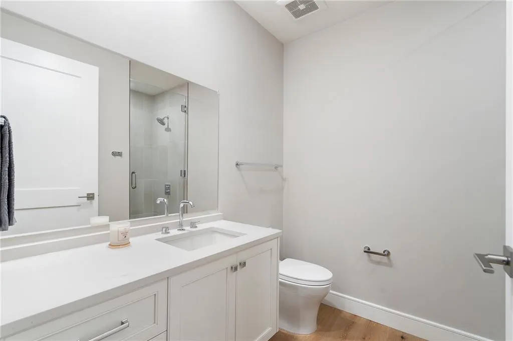 2520 Peachtree Road Nw Unit 403, Atlanta, Georgia 30305, 3 Bedrooms Bedrooms, 0 ,3 BathroomsBathrooms,Residential,For Sale,2520 Peachtree Road Nw Unit 403,7703541
