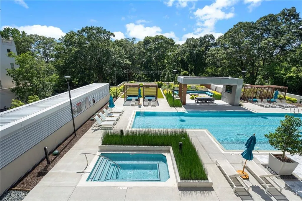 2520 Peachtree Road Nw Unit 403, Atlanta, Georgia 30305, 3 Bedrooms Bedrooms, 0 ,3 BathroomsBathrooms,Residential,For Sale,2520 Peachtree Road Nw Unit 403,7703541