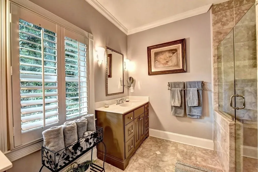 8785 Huntcliff Trace, Sandy Springs, Georgia 30350, 4 Bedrooms Bedrooms, ,3 BathroomsBathrooms,Residential,Sold,8785 Huntcliff Trace,6564147