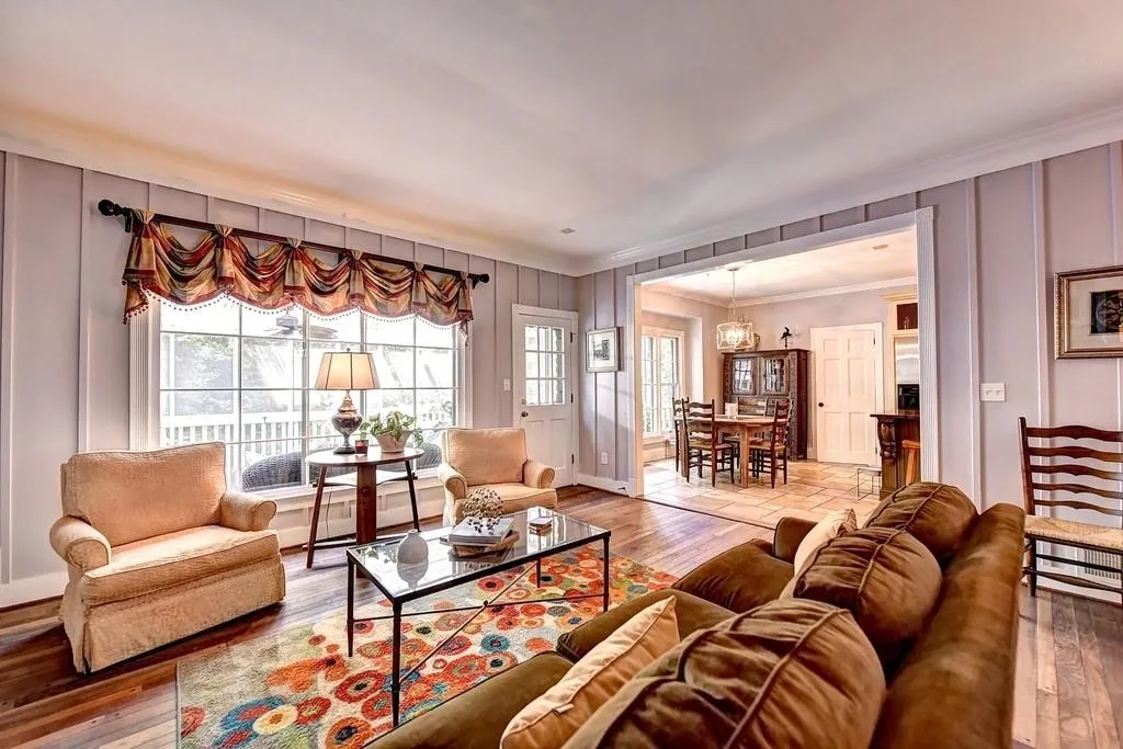 8785 Huntcliff Trace, Sandy Springs, Georgia 30350, 4 Bedrooms Bedrooms, ,3 BathroomsBathrooms,Residential,Sold,8785 Huntcliff Trace,6564147