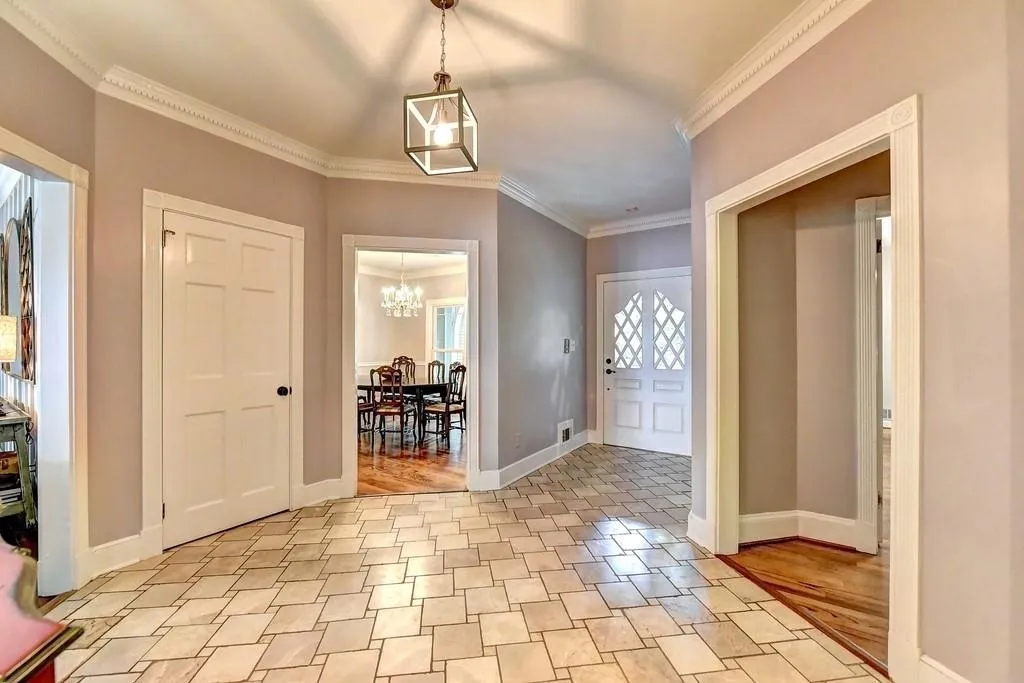 8785 Huntcliff Trace, Sandy Springs, Georgia 30350, 4 Bedrooms Bedrooms, ,3 BathroomsBathrooms,Residential,Sold,8785 Huntcliff Trace,6564147