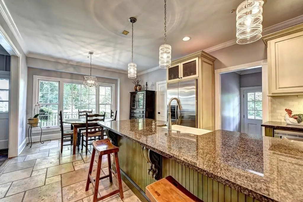 8785 Huntcliff Trace, Sandy Springs, Georgia 30350, 4 Bedrooms Bedrooms, ,3 BathroomsBathrooms,Residential,Sold,8785 Huntcliff Trace,6564147