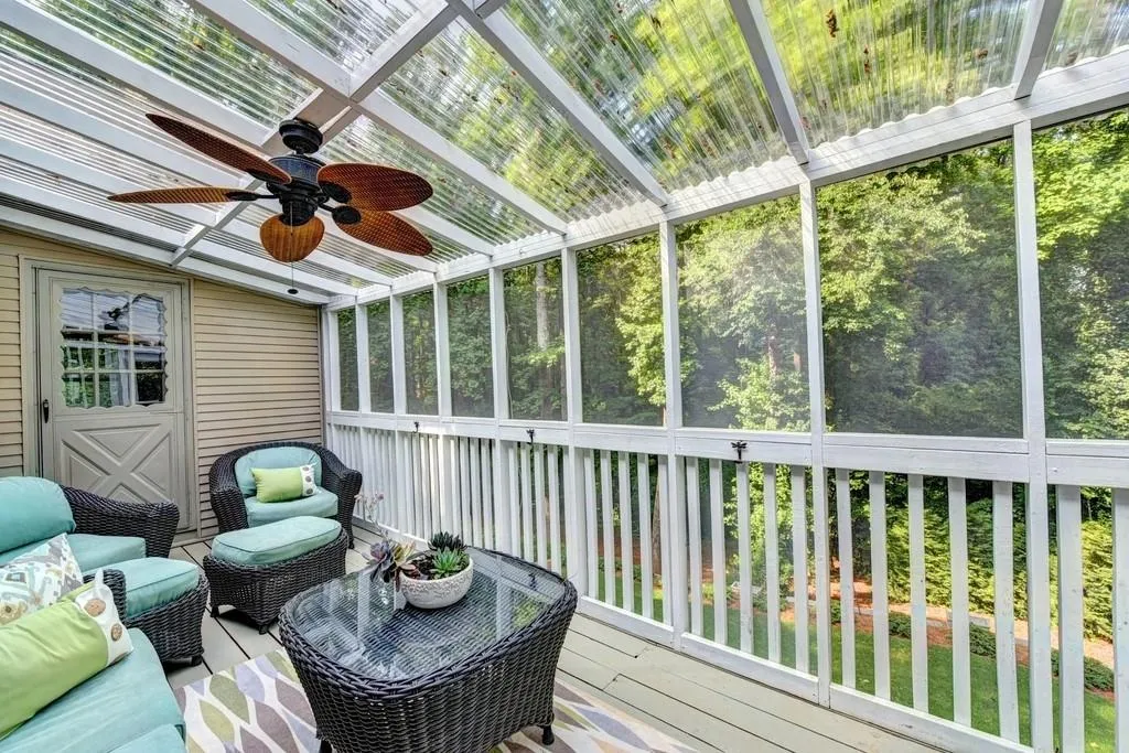 8785 Huntcliff Trace, Sandy Springs, Georgia 30350, 4 Bedrooms Bedrooms, ,3 BathroomsBathrooms,Residential,Sold,8785 Huntcliff Trace,6564147