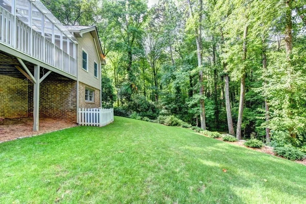 8785 Huntcliff Trace, Sandy Springs, Georgia 30350, 4 Bedrooms Bedrooms, ,3 BathroomsBathrooms,Residential,Sold,8785 Huntcliff Trace,6564147