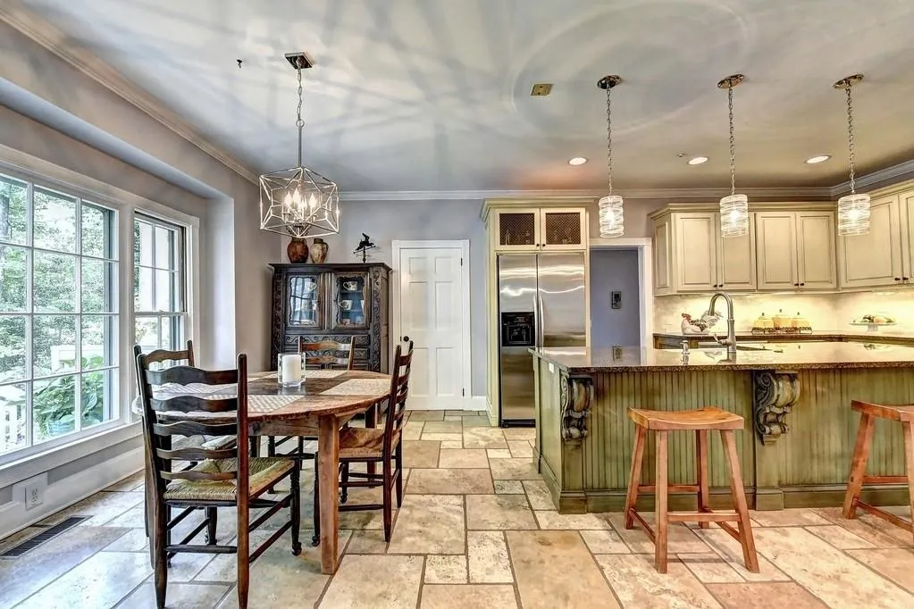8785 Huntcliff Trace, Sandy Springs, Georgia 30350, 4 Bedrooms Bedrooms, ,3 BathroomsBathrooms,Residential,Sold,8785 Huntcliff Trace,6564147