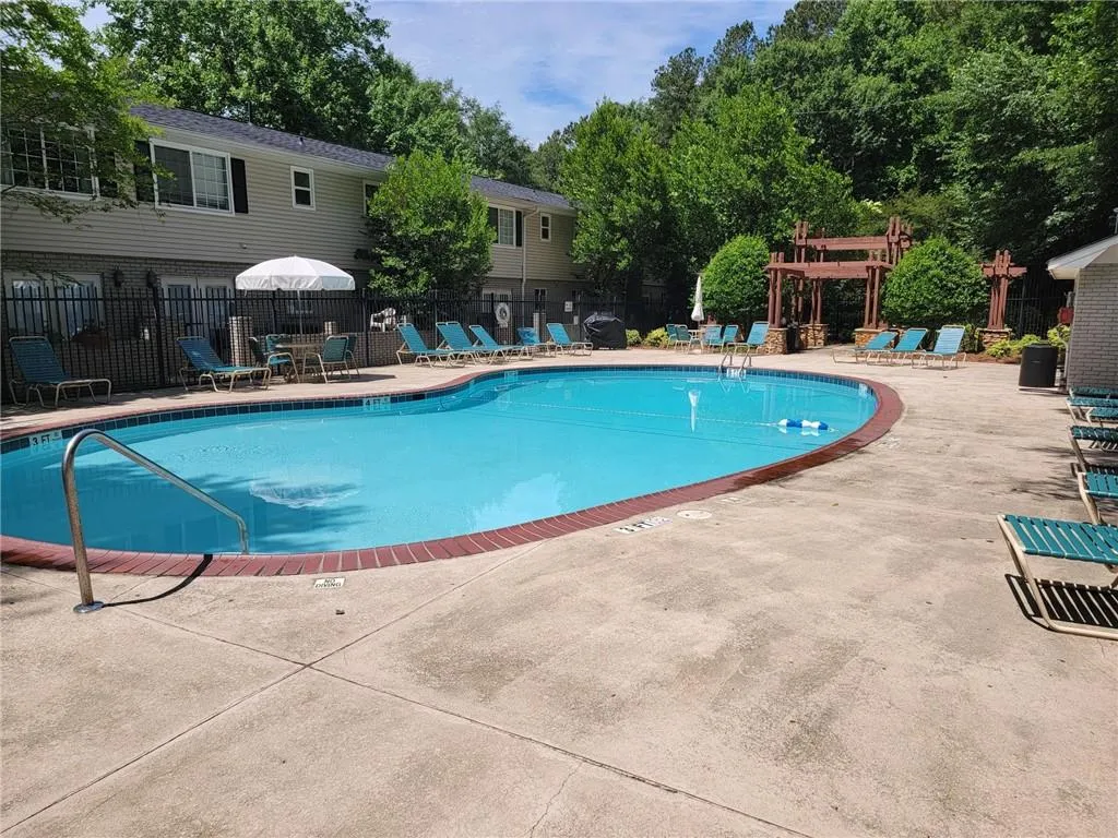 6940 Roswell Road Unit 5e, Atlanta, Georgia 30328, 2 Bedrooms Bedrooms, ,1 BathroomBathrooms,Residential,Sold,6940 Roswell Road Unit 5e,7061004