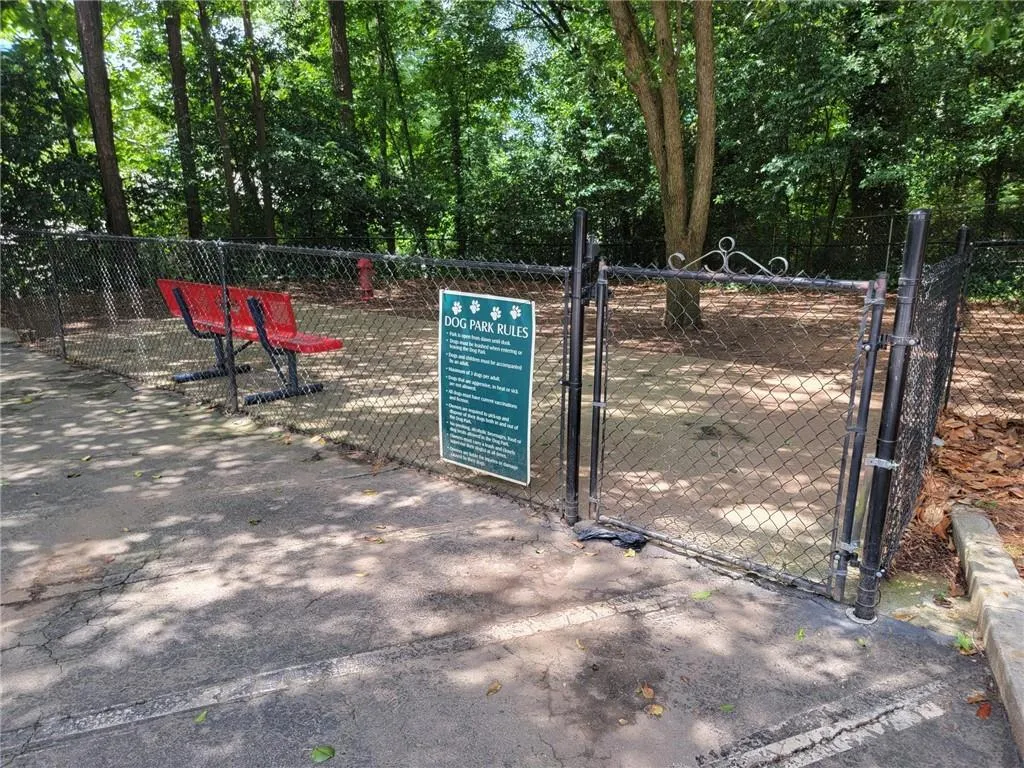 6940 Roswell Road Unit 5e, Atlanta, Georgia 30328, 2 Bedrooms Bedrooms, ,1 BathroomBathrooms,Residential,Sold,6940 Roswell Road Unit 5e,7061004